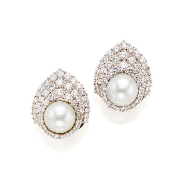 Orecchini in oro con diamanti e perle