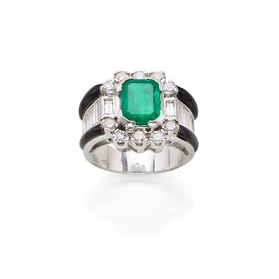 Anello in Oro con Diamanti e Smeraldo
