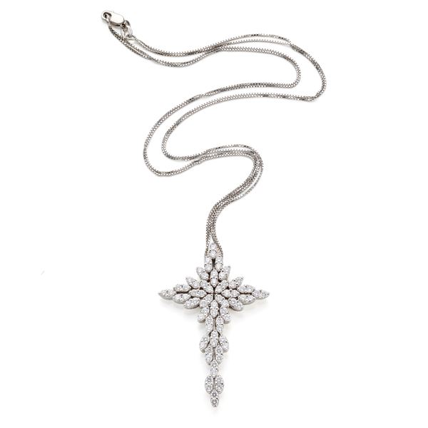 Collana in oro e diamanti