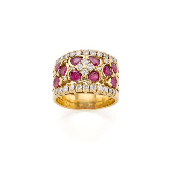 Anello oro giallo con diamanti e rubini