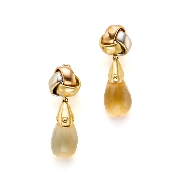 Gold earrings with quartz 
