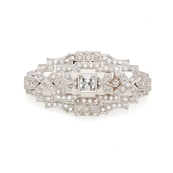 Spilla in platino e oro bianco con diamanti rotondi  - Asta GIOIELLI, OROLOGI E LUXURY GOODS - Faraone Casa d'Aste