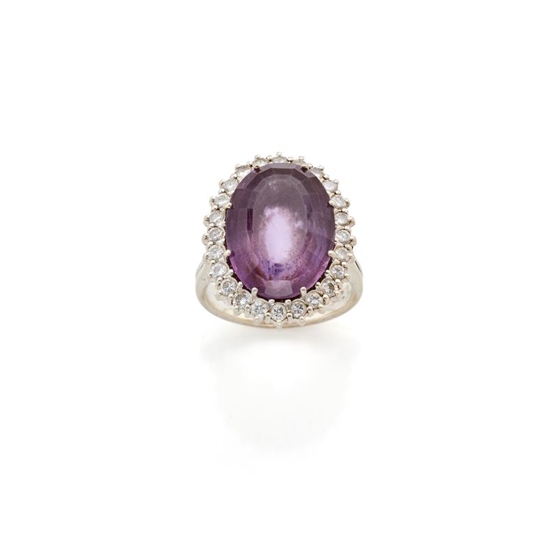 Anello in oro diamanti e ametista