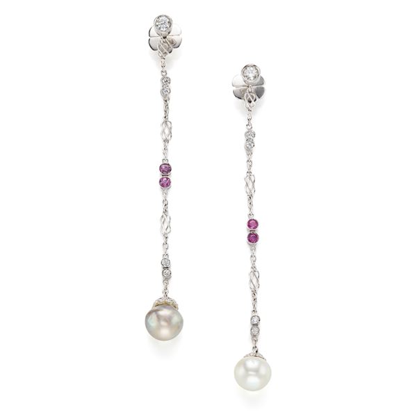 Orecchini in oro con rubini, diamanti e perle  - Asta GIOIELLI, OROLOGI E LUXURY GOODS - Faraone Casa d'Aste