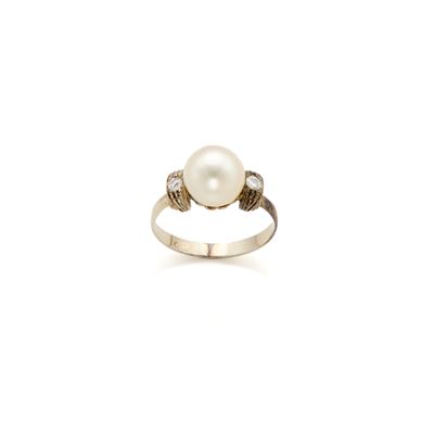 Anello in Oro con Diamanti e Perla