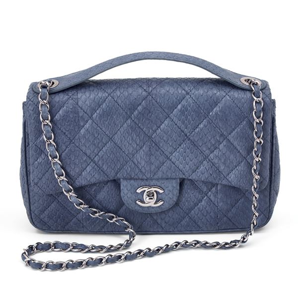 Chanel Timeless in pitone azzurro