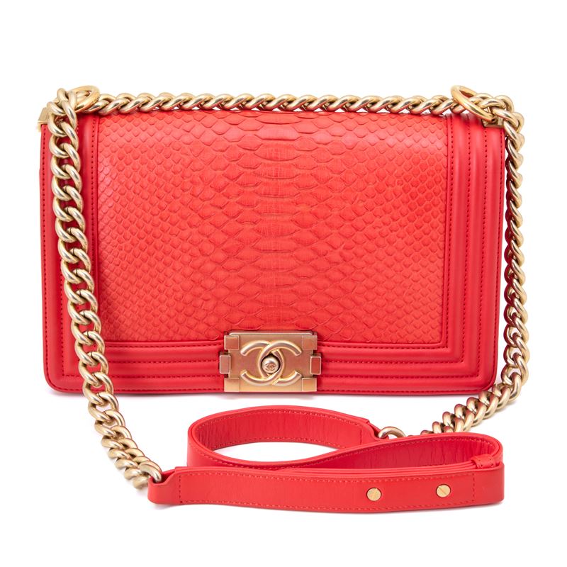 Chanel Boy in pitone