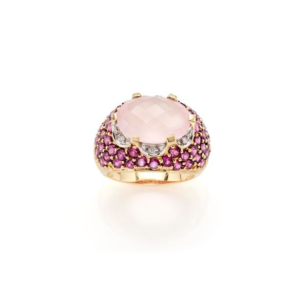 Anello in oro con quarzo