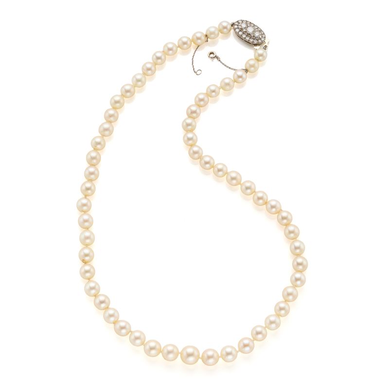 Collana di perle con chiusura in oro e diamanti