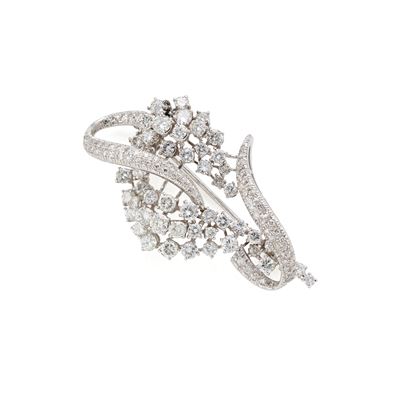 Spilla in oro bianco 18 Kt con diamanti rotondi, circa 4,80 ct