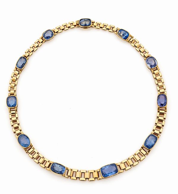 Collana in oro giallo e zaffiri.  - Asta Gioielli e Orologi del XX Secolo - Faraone Casa d'Aste