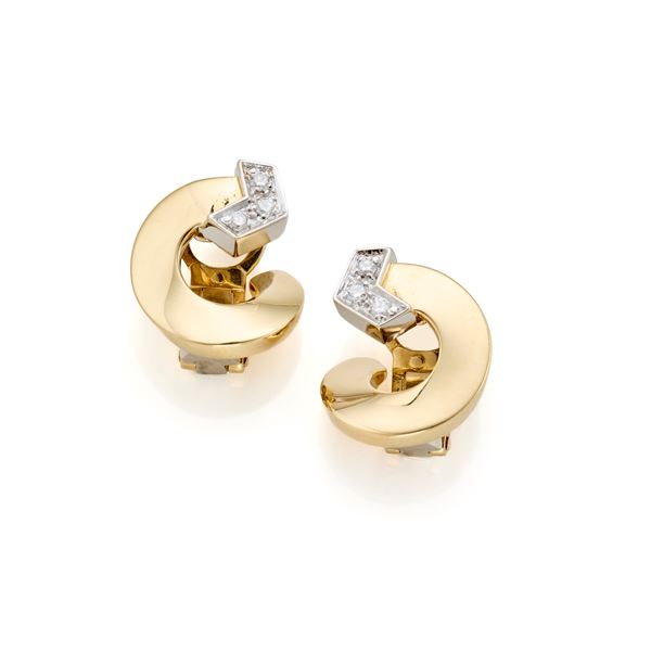 Pomellato earrings in gold and diamonds