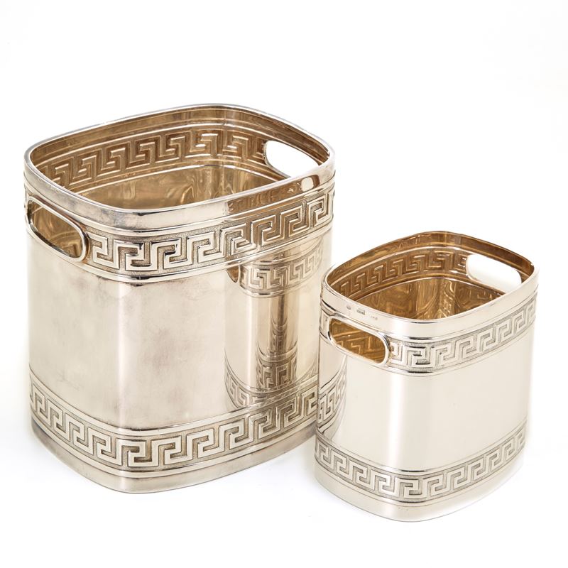 Due cache pot in argento firmati Versace