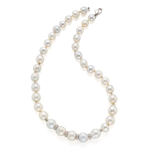 Pearl necklace with gold clasp