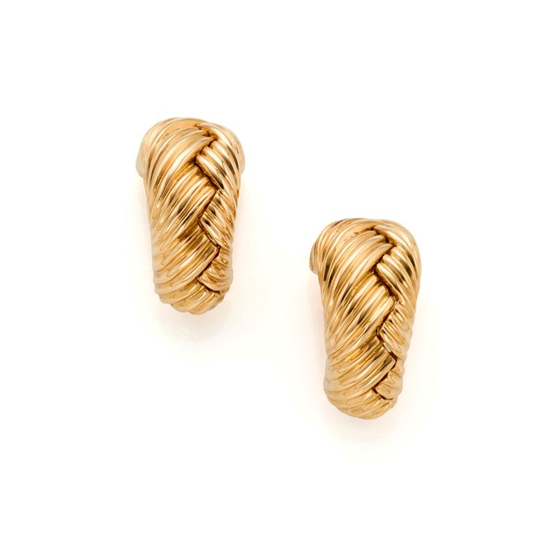 Orecchini in oro giallo 18 Kt con motivo ad intreccio