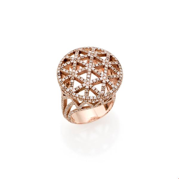 Gold ring with diamonds