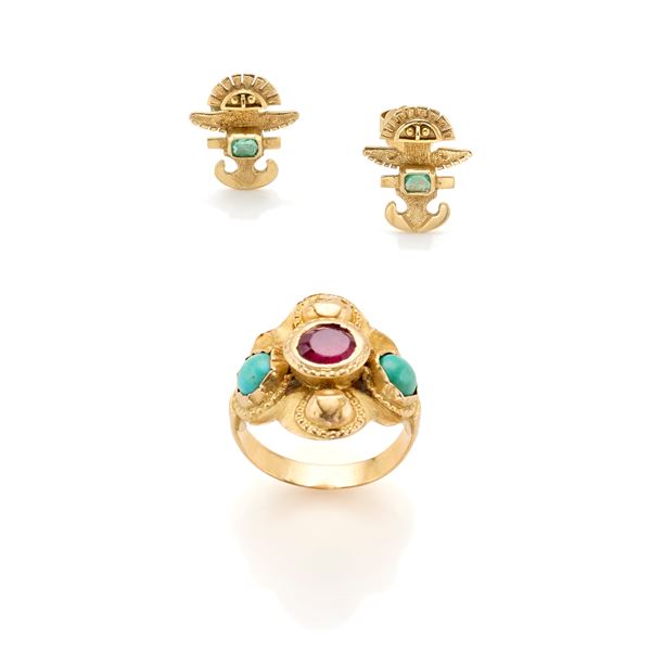 Gold lot consisting of earrings and ring 