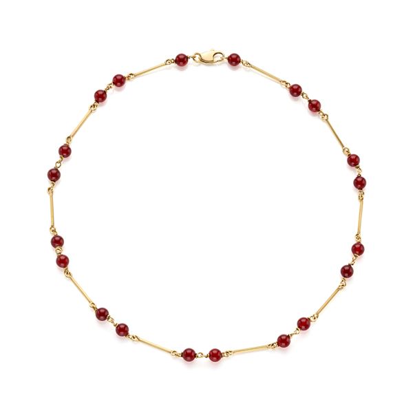 Gold necklace with cornelian