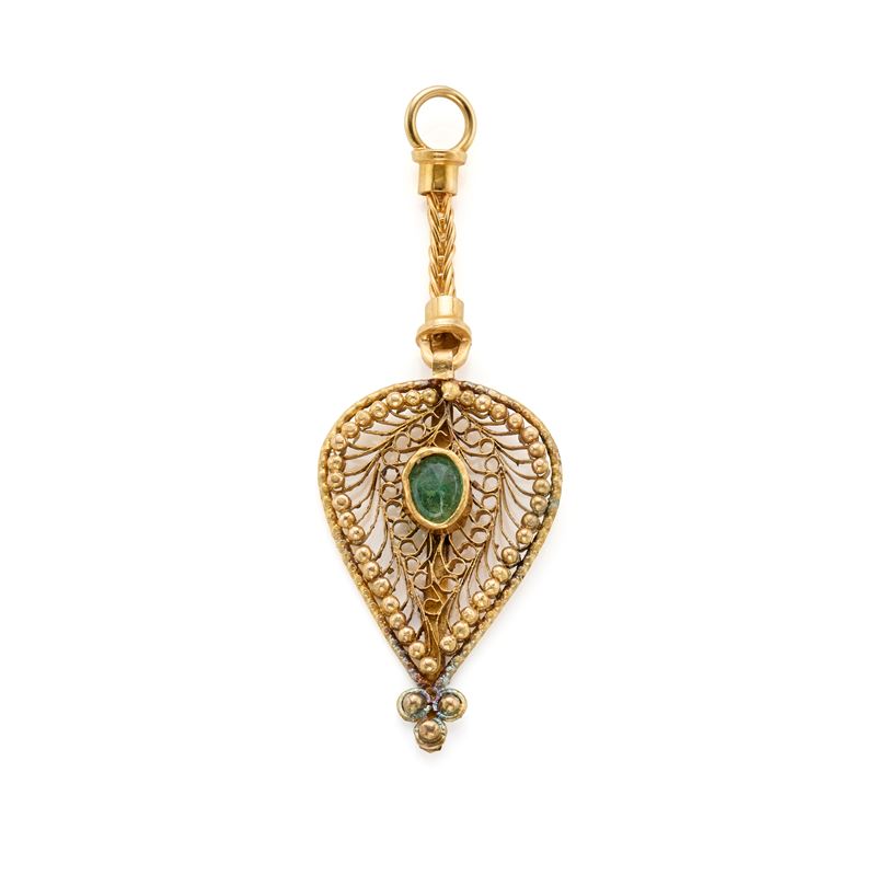 Pendente in oro con smeraldo