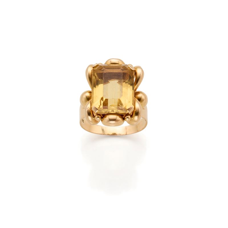 Anello in oro con quarzo