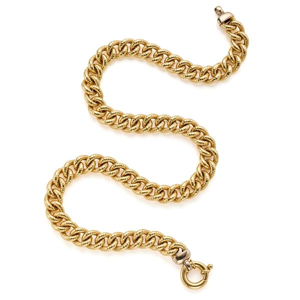 Gold chain necklace