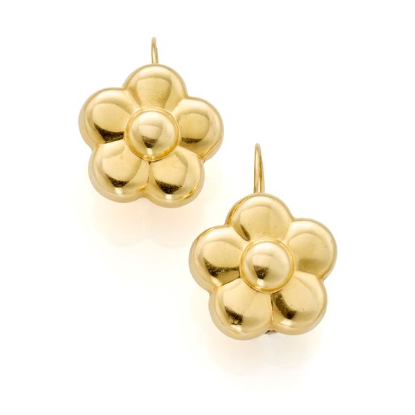Gold flower earrings