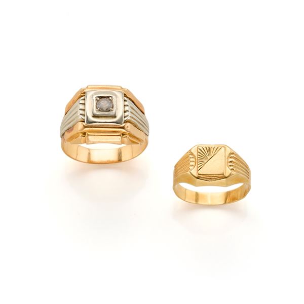 Gold lot consisting of two men's rings