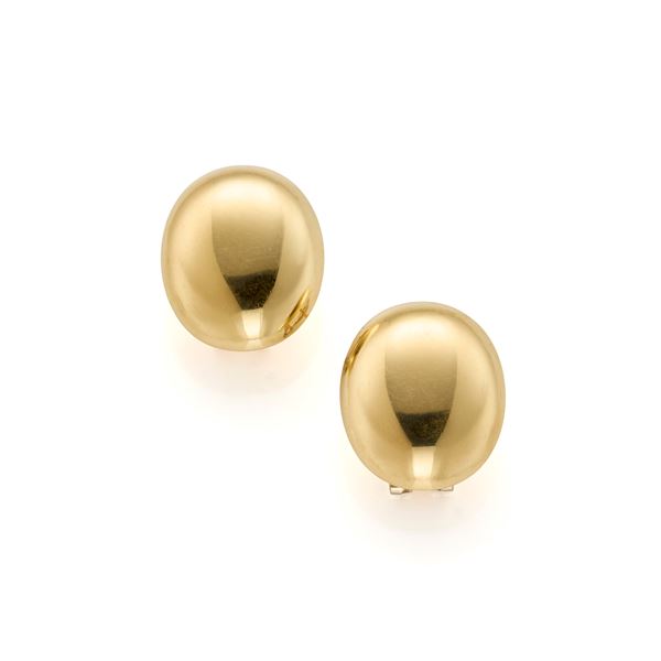 Gold earrings