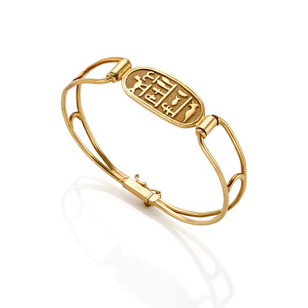 Gold bangle