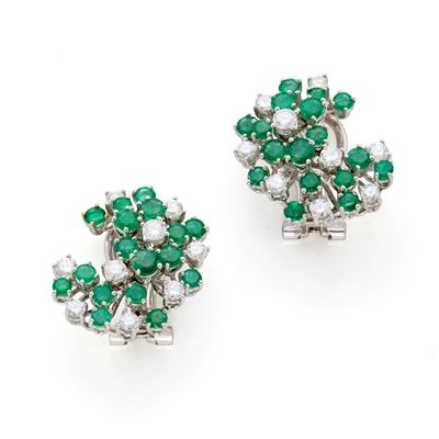 Orecchini in oro bianco 18 Kt con diamanti e smeraldi