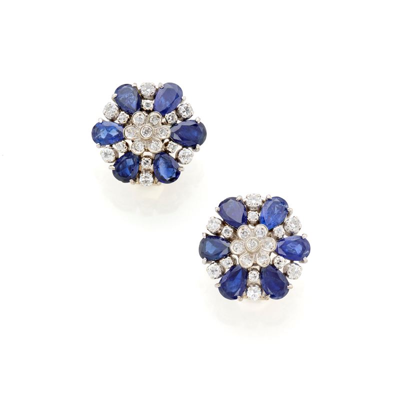 Orecchini in oro bianco 18 Kt con zaffiri a goccia e diamanti