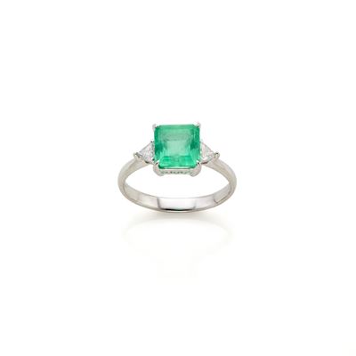 Anello in Platino con Smeraldo e Diamanti