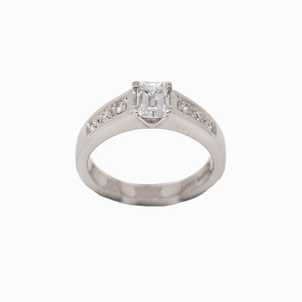 Anello oro bianco con diamante ottagonale 