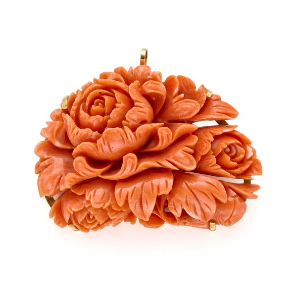 Gold brooch/pendant with coral