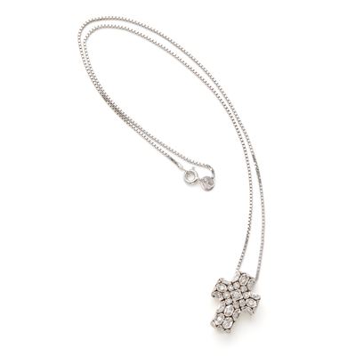 Collana con pendente a croce in oro bianco 18 Kt e diamanti, circa 0,60 ct