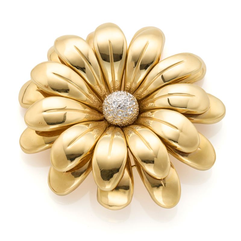 Spilla floreale in oro giallo e bianco 18 Kt con diamanti rotondi