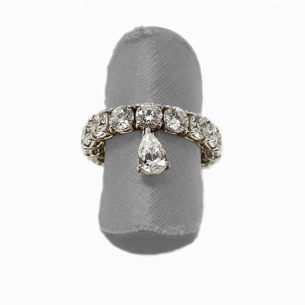 Anello flessibile con diamanti e 1 goccia