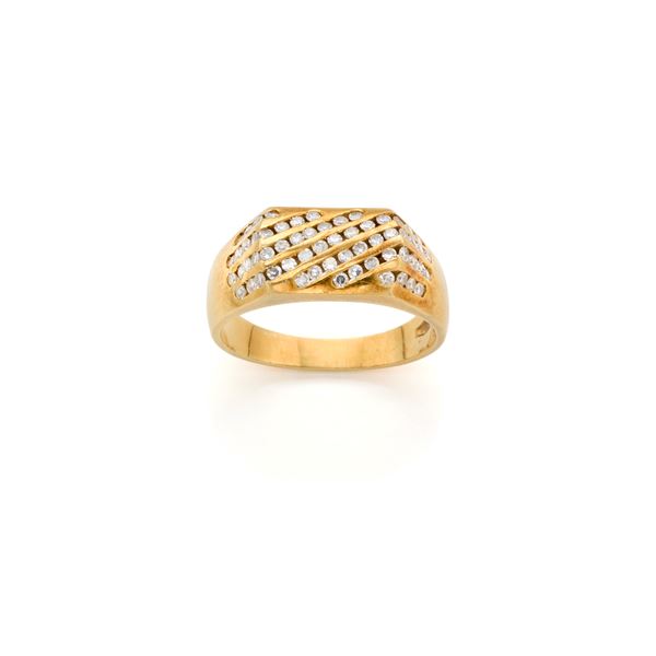 Gold ring with diamonds