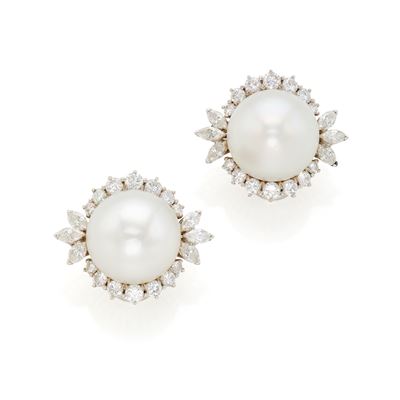 Orecchini in oro bianco 18 Kt con perle coltivate e diamanti