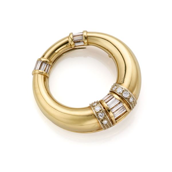Gold and diamonds brooch