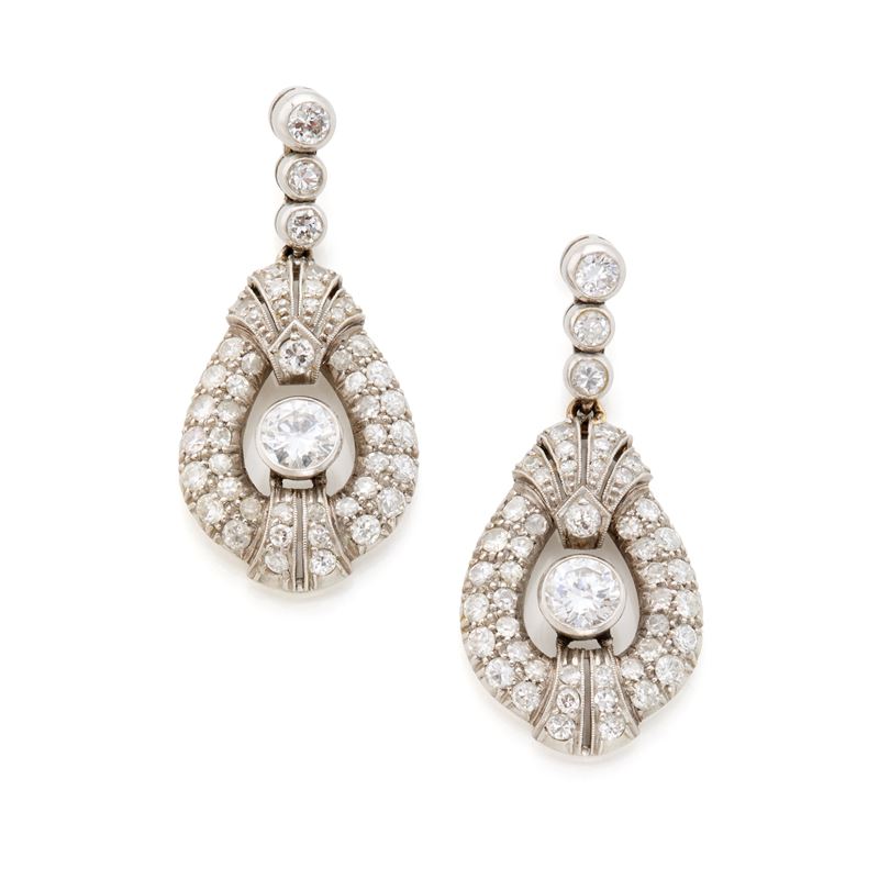 Orecchini in platino e oro giallo 18 Kt con diamanti rotondi, circa 2,70 ct