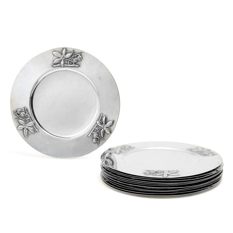 Dodici piatti in argento