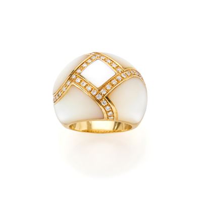 Anello in oro giallo 18 Kt, diamanti rotondi e madreperla
