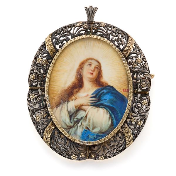 Silver and gold brooch/pendant with miniature