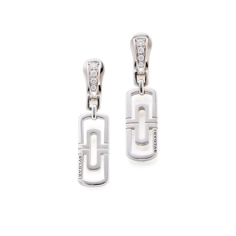 Bulgari, Orecchini in oro bianco 18Kt della collezione Parentesi, diamanti rotondi circa 0,30 ct