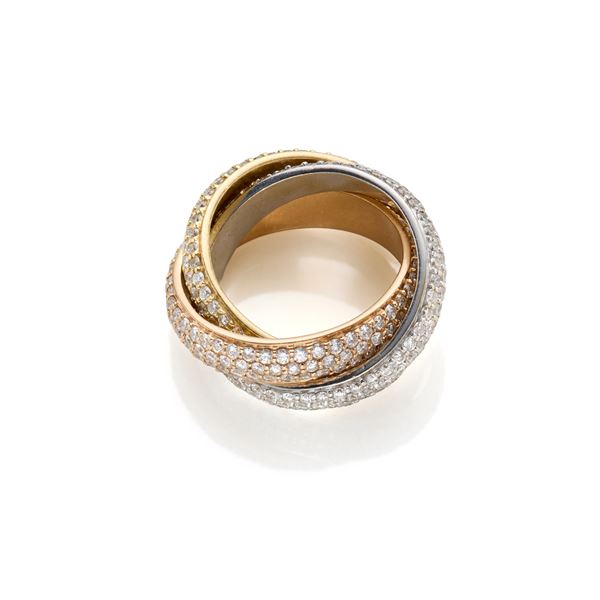 Gold ring with diamonds