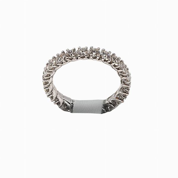 Anello in oro bianco e diamanti