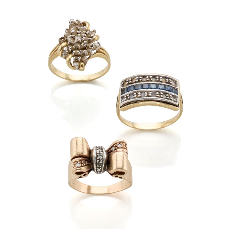 Lotto di tre anelli in oro