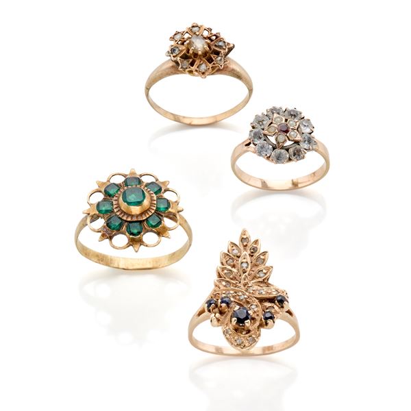 Lotto di quattro anelli in oro