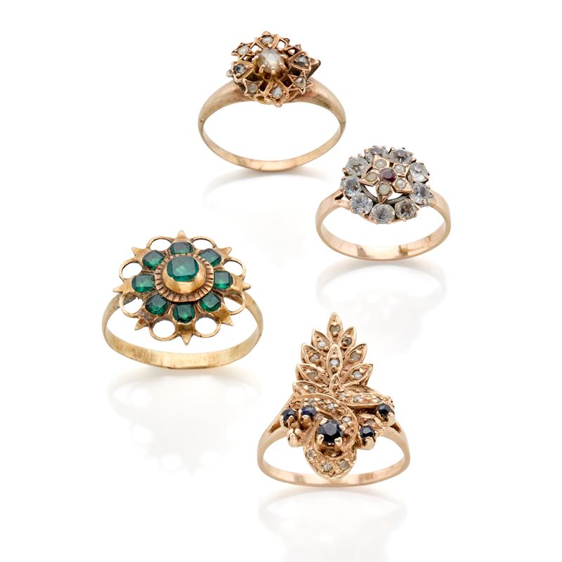 Lotto di quattro anelli in oro